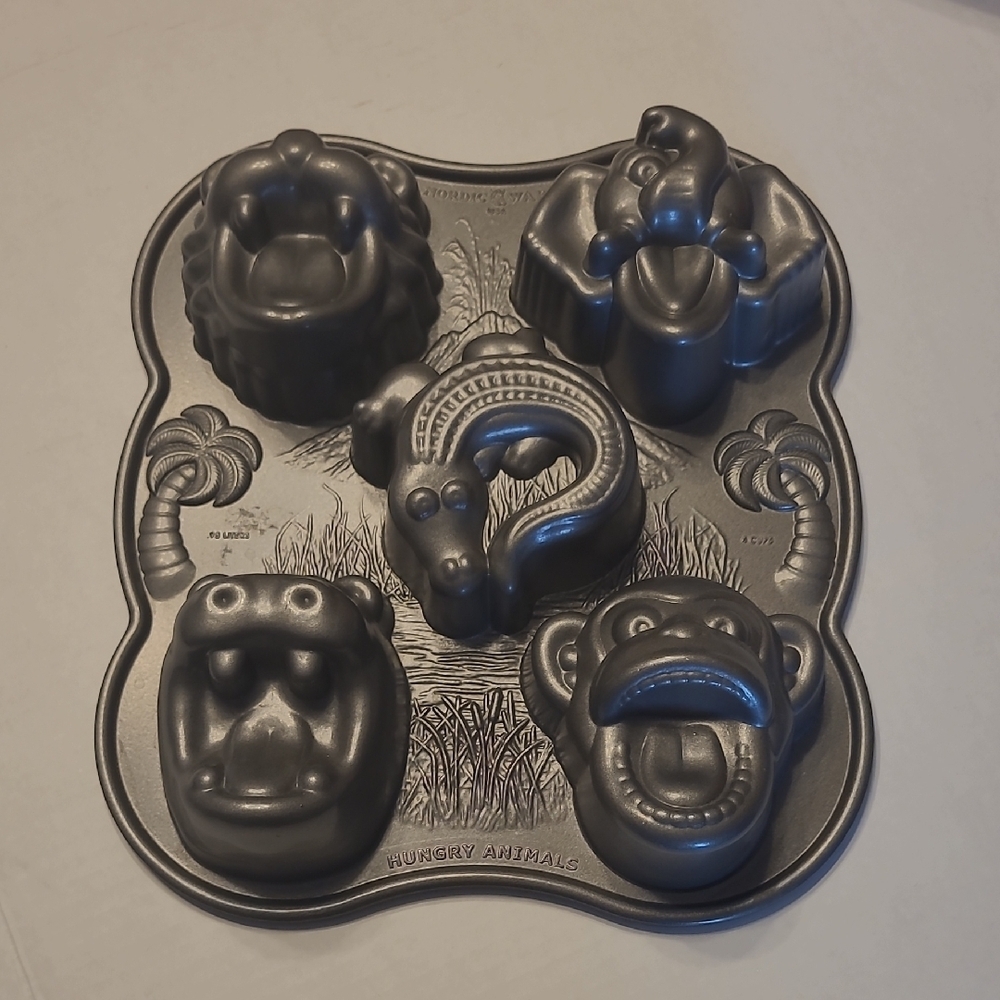 Nordic Ware Silver HUNGRY ANIMALS Cake/JELLY Mold